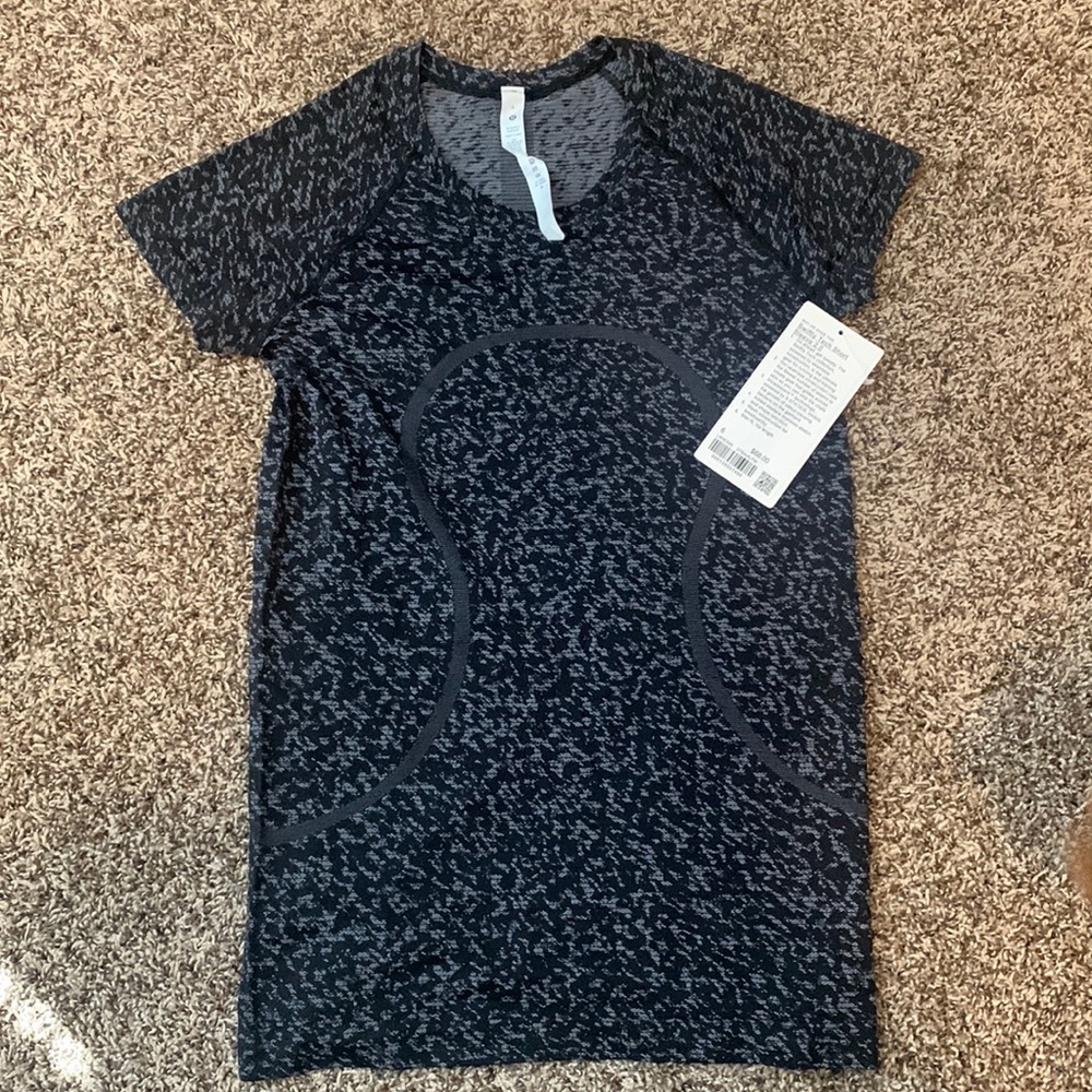Lululemon swiftly tech short sleeve 2.0